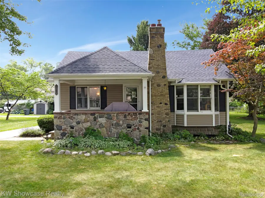 3980 Spencer Terrace, West Bloomfield, MI 48323 - #3