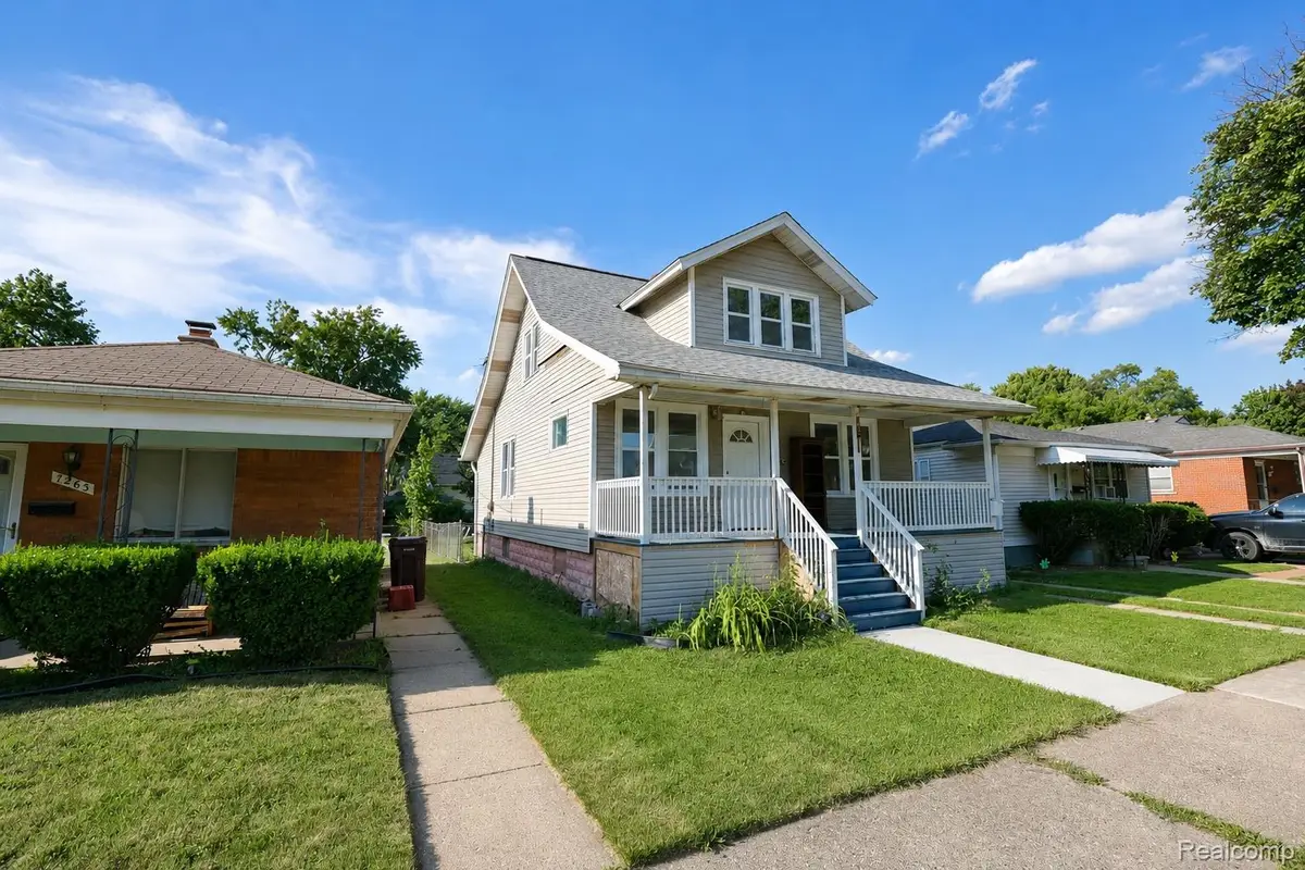 7271 Wiegand, Center Line, MI 48015 - #1