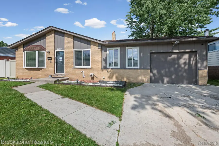 31758 Eiffel Avenue, Warren, MI 48088 - #2