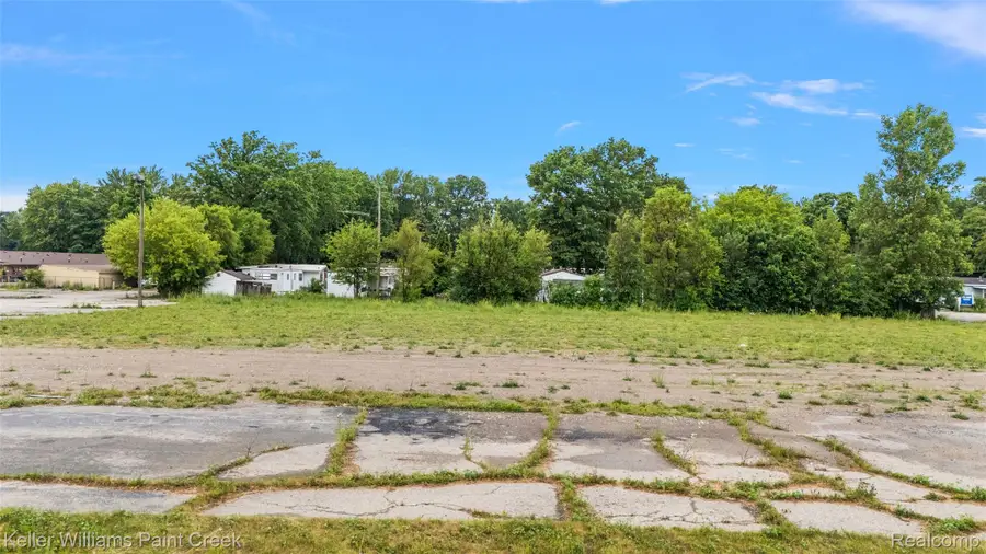 4403 Davison Road, Burton, MI 48509 - #3