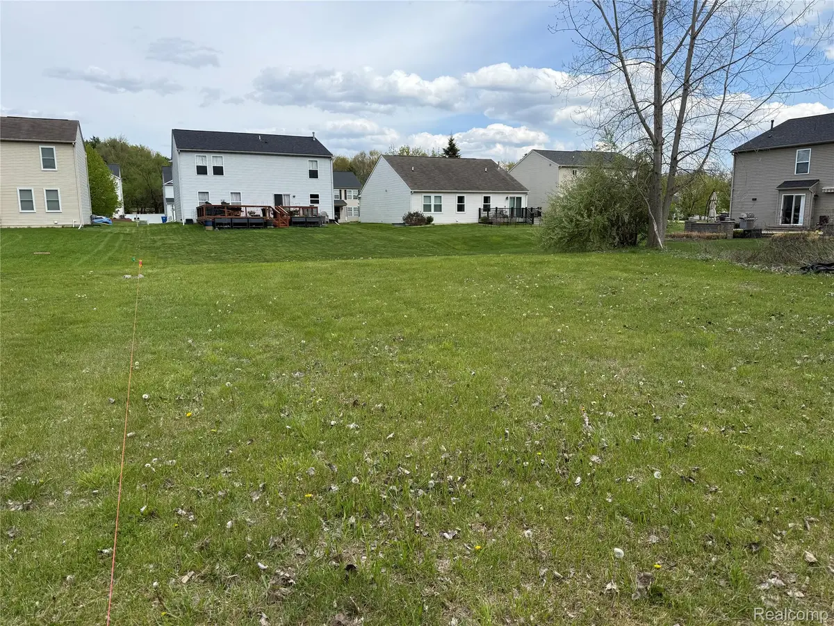 59 Lochaven Road, Waterford, MI 48327 - #1