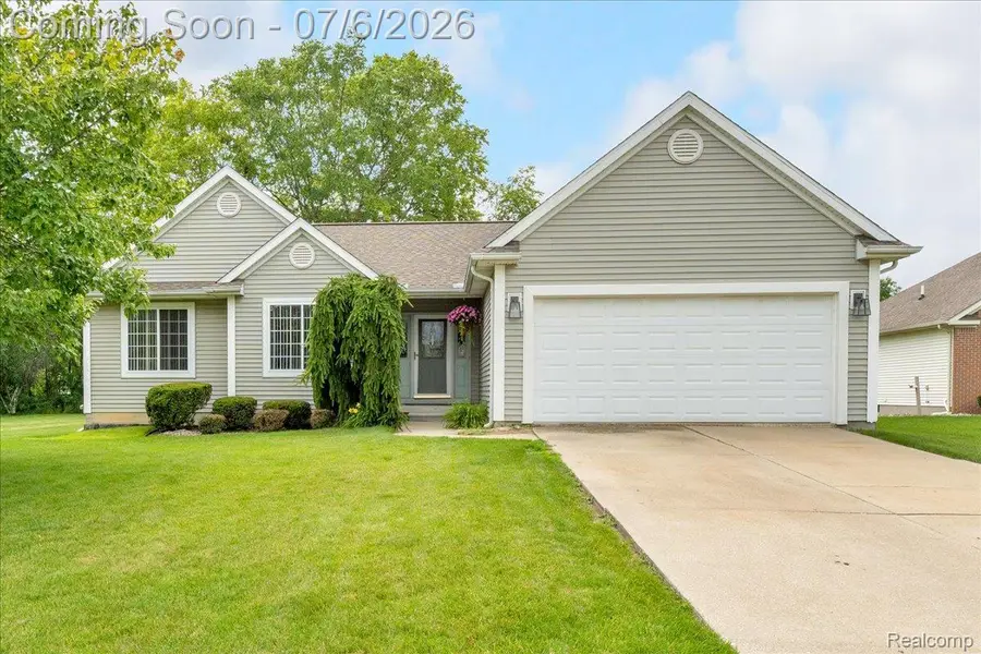 4436 Maplewood Meadows Avenue, Burton, MI 48439 - #2
