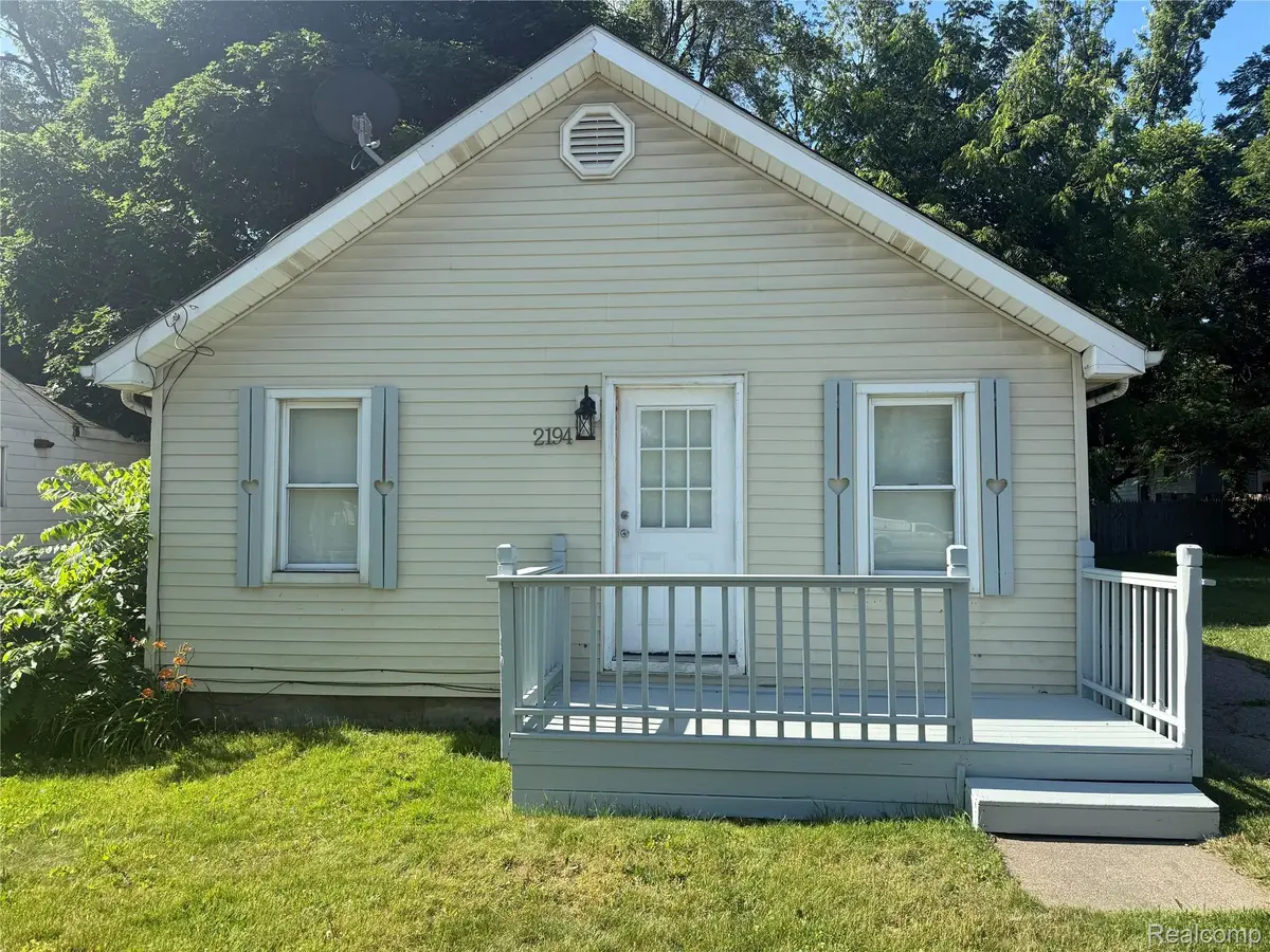 2194 E Bristol Road, Burton, MI 48529 - #1