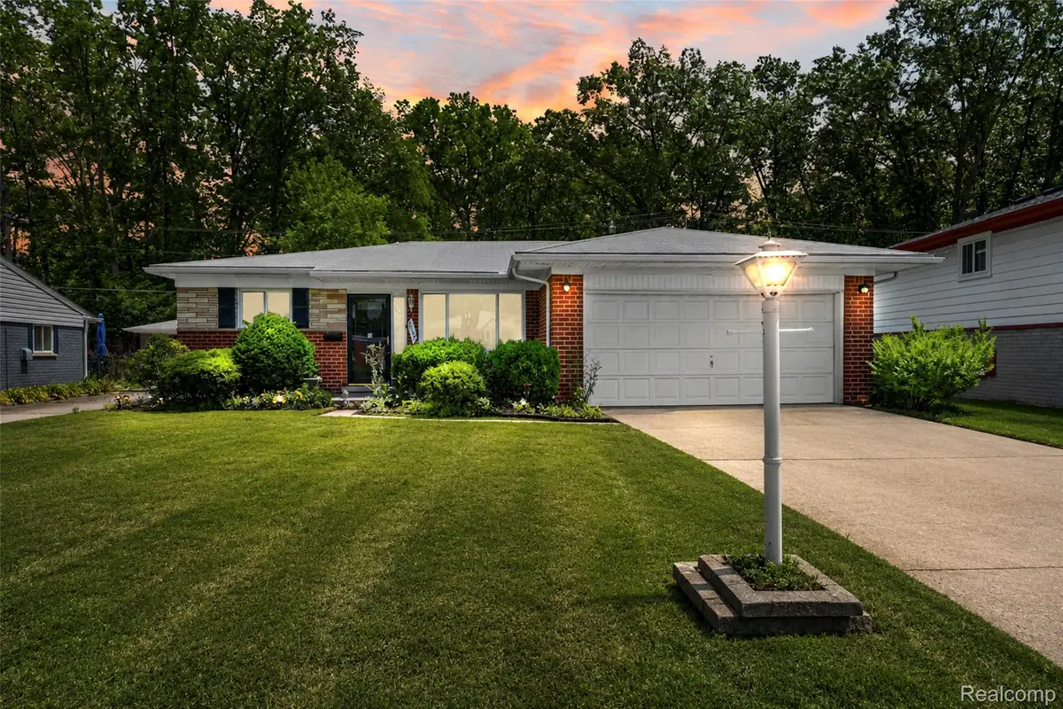 26122 Warner Avenue, Warren, MI 48091 - #1