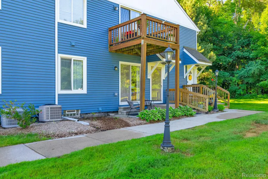 45000 Bayview Drive #3, Novi, MI 48377 - #2