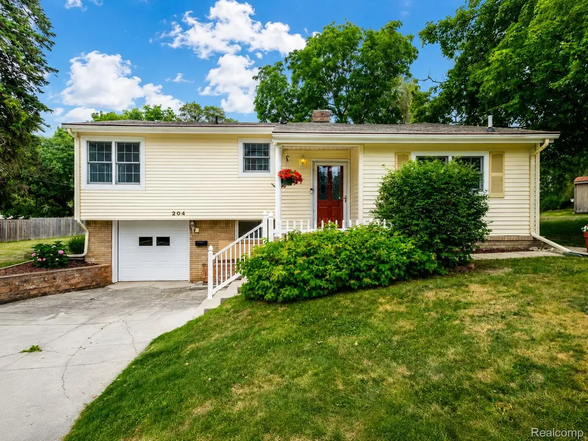 204 Terrace Court, Grand Blanc, MI 48439 - #1