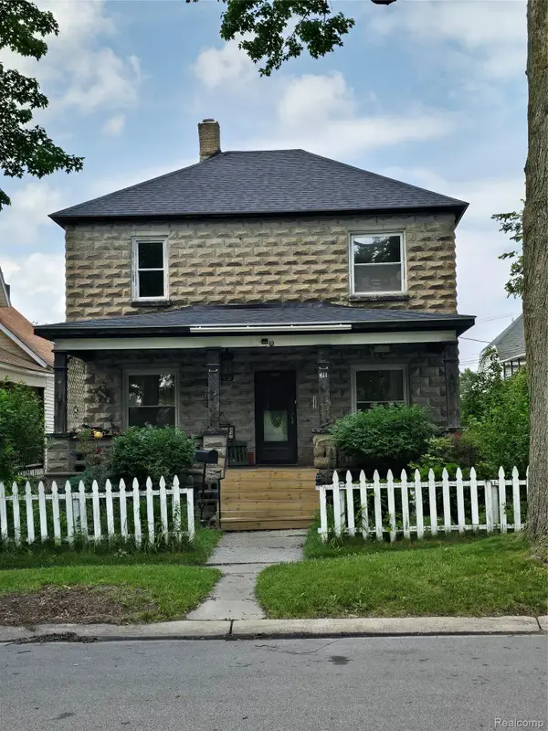 811 Howard Street, PortHuron, MI 48060