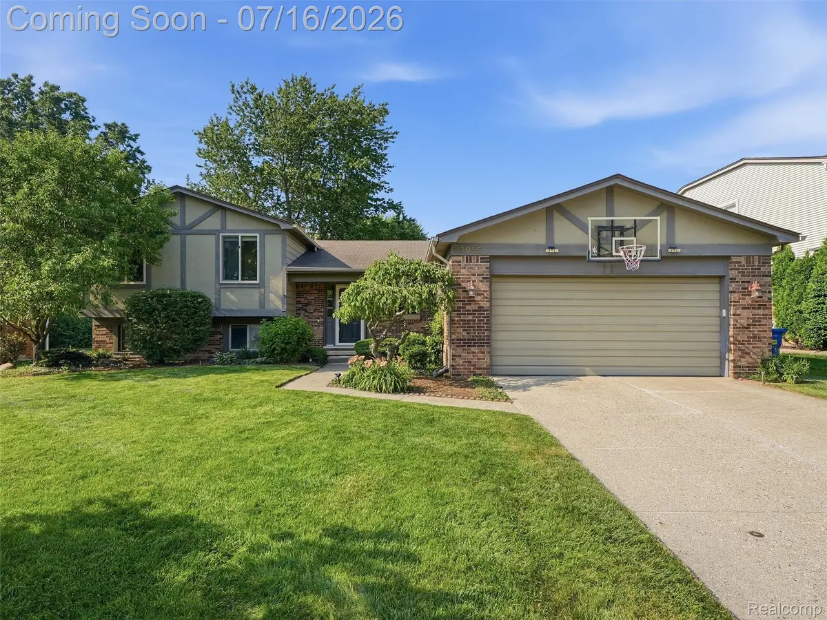 3056 Rolling Green Circle S, Rochester Hills, MI 48309 - #1