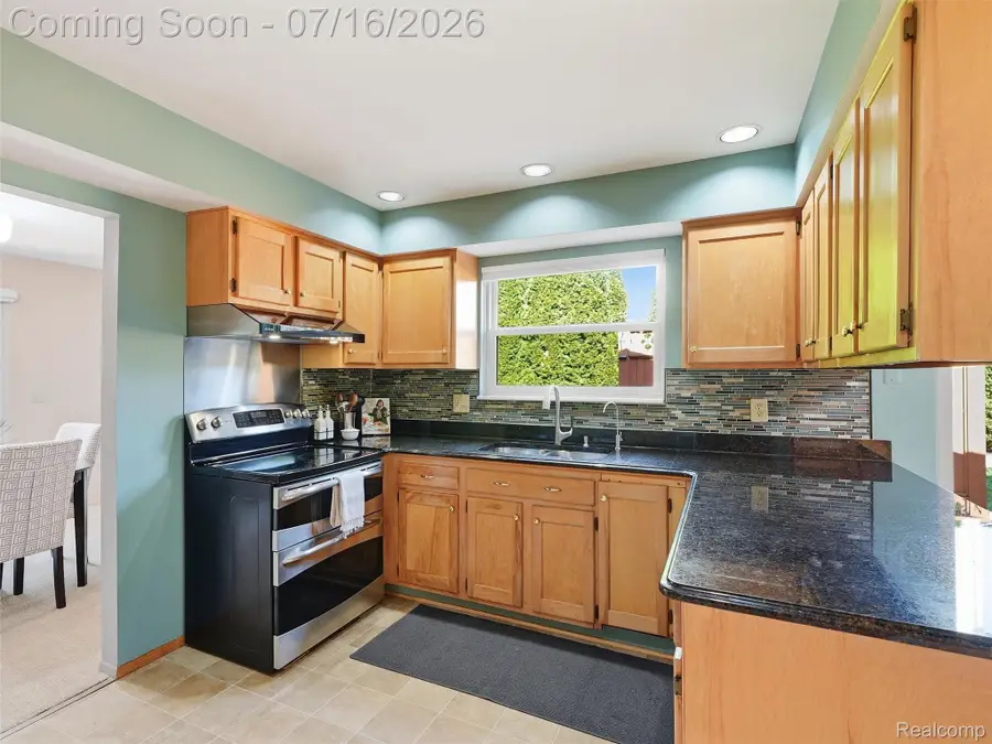3056 Rolling Green Circle S, Rochester Hills, MI 48309 - #3