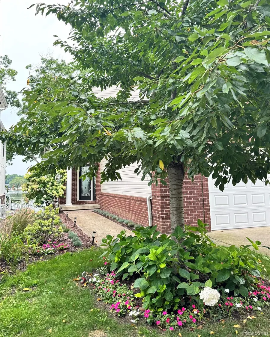 3962 Highcrest Drive, Brighton, MI 48116 - #3