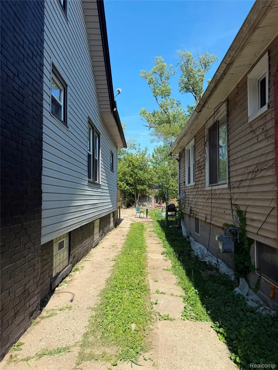 9940 Manor Street, Detroit, MI 48204 - #3