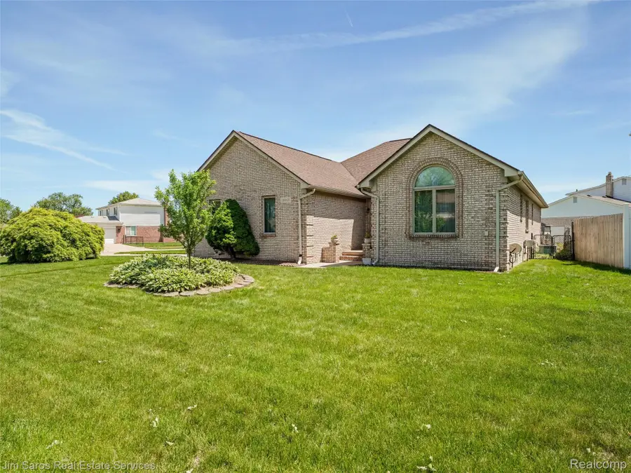 14008 Lakeshore Drive, Sterling Heights, MI 48313 - #2