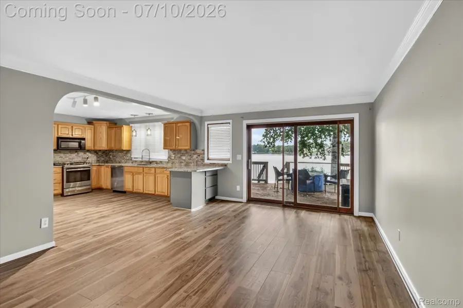 35 N Hulbert Street, White Lake, MI 48386 - #3