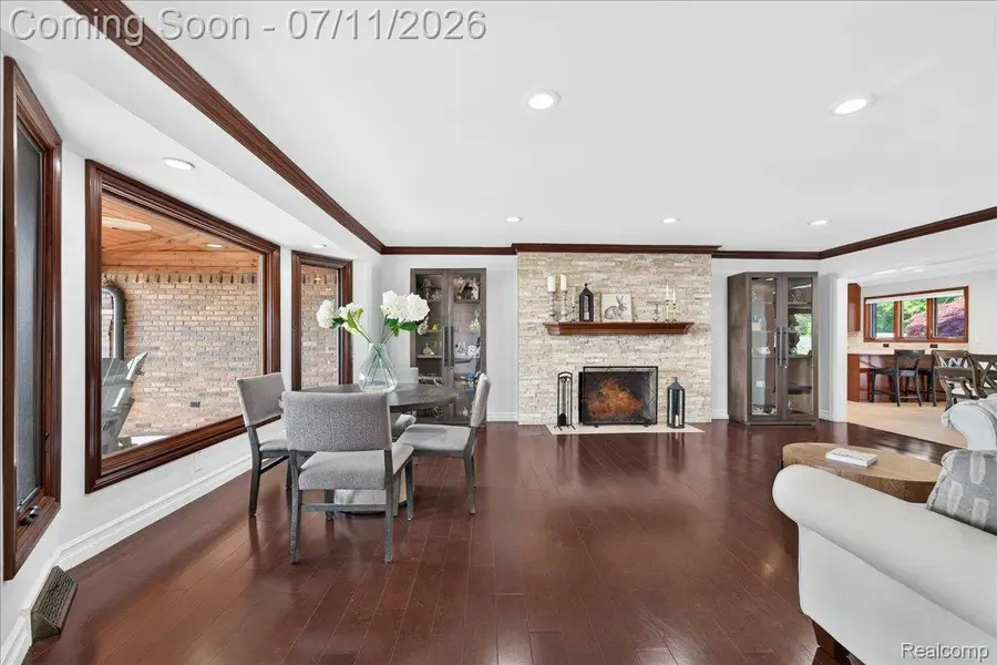 23750 E River Road, Grosse Ile, MI 48138 - #3