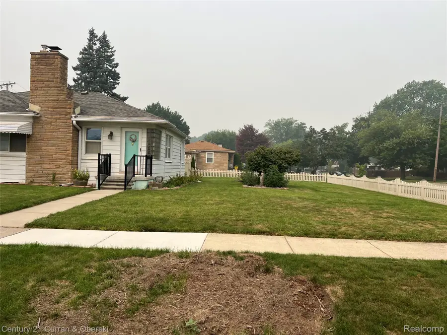 12024 Barberry Street, Southgate, MI 48195 - #3