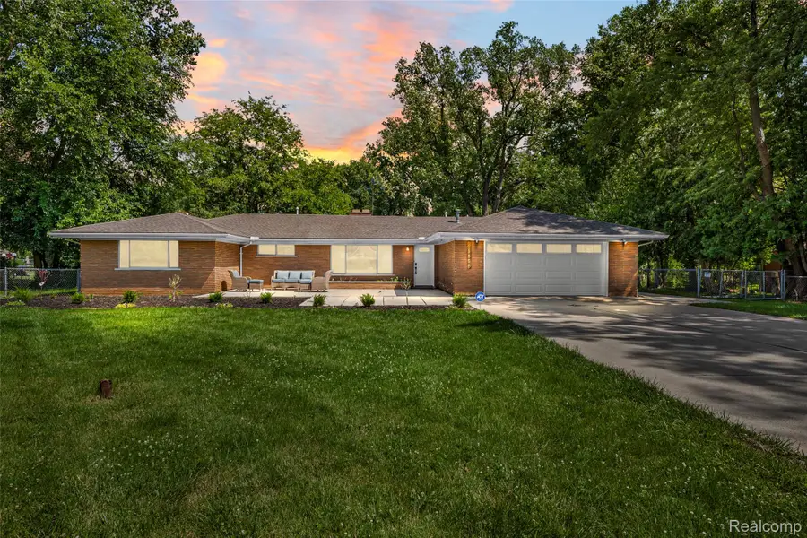 25555 Forestview Drive, Southfield, MI 48033 - #2
