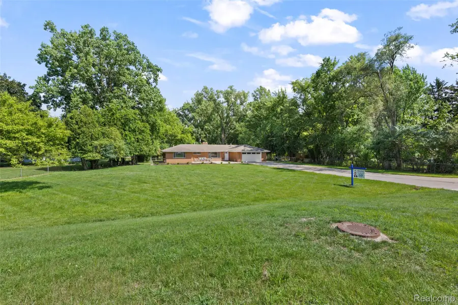 25555 Forestview Drive, Southfield, MI 48033 - #3