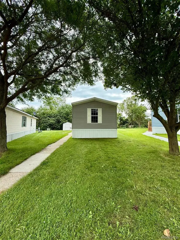 258 Diamond Circle, WhitmoreLake, MI 48189