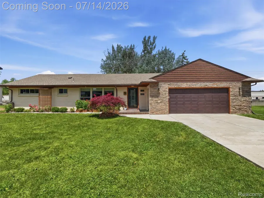 39582 Burton Drive, Novi, MI 48375 - #2