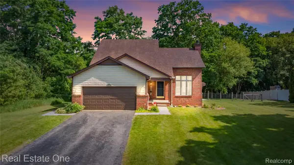 11153 Fieldcrest Meadows Court, WhiteLake, MI 48386