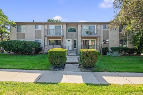 3551 W 14 Mile Road #2, RoyalOak, MI 48073
