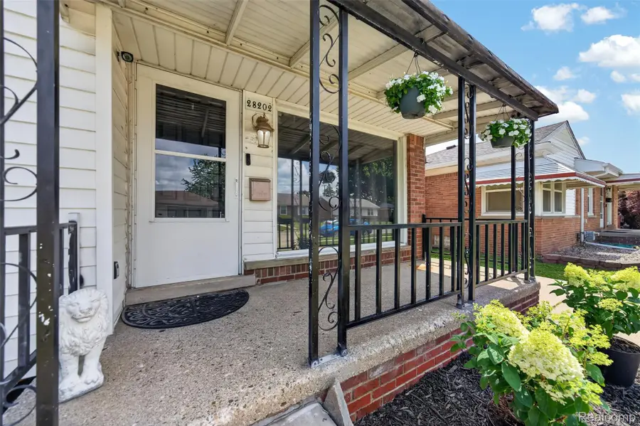 28202 Hollywood Street, Roseville, MI 48066 - #3
