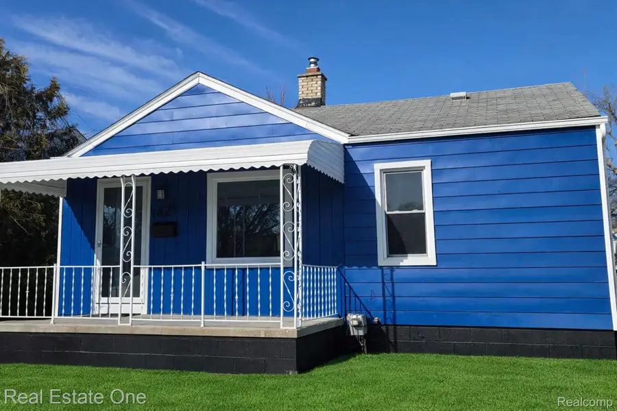 1421 E Evelyn Avenue, Hazel Park, MI 48030 - #2