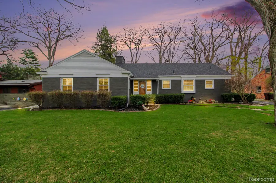 330 Cole Road, Monroe, MI 48162 - #2