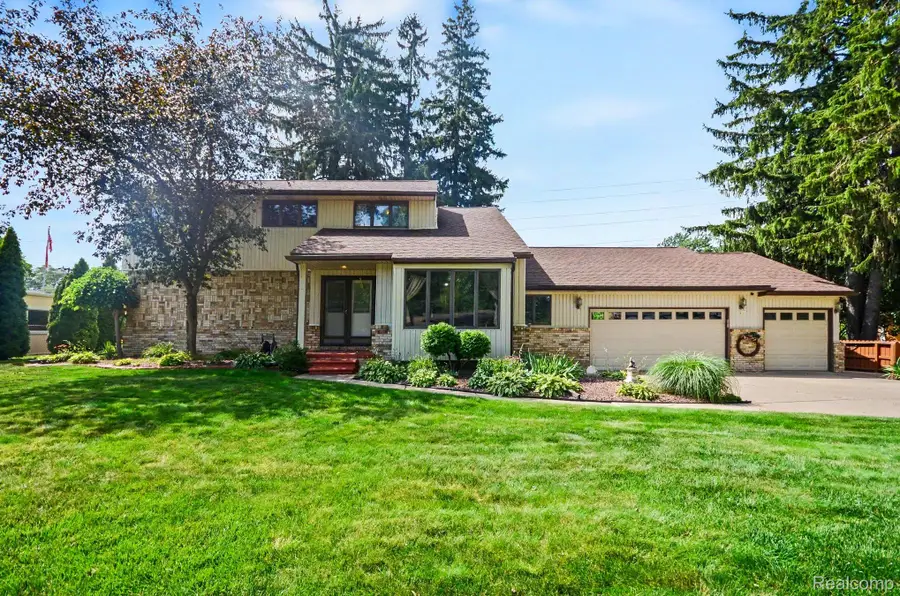 52905 Heatherway Drive, Utica, MI 48316 - #3