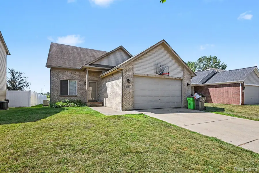 23332 Grandy Street, Clinton Township, MI 48035 - #2