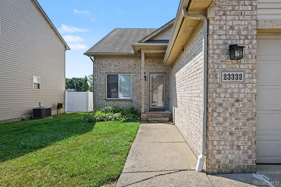 23332 Grandy Street, Clinton Township, MI 48035 - #3