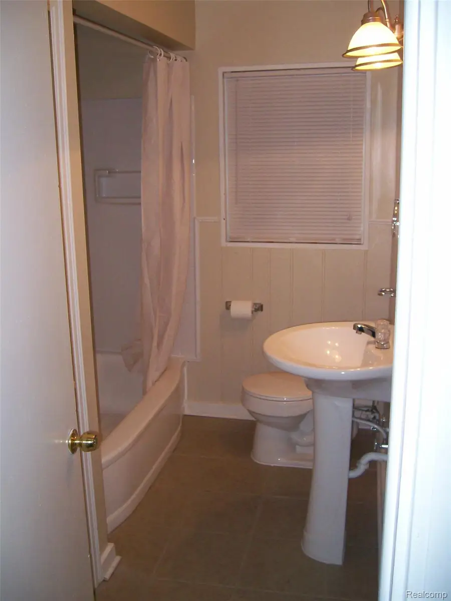 20090 Salem Street, Detroit, MI 48219 - #2