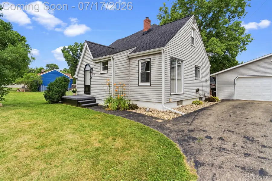 2496 Stockbridge Street, Burton, MI 48509 - #3