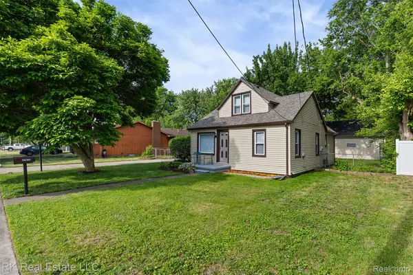 27073 Gilbert Drive, Warren, MI 48093