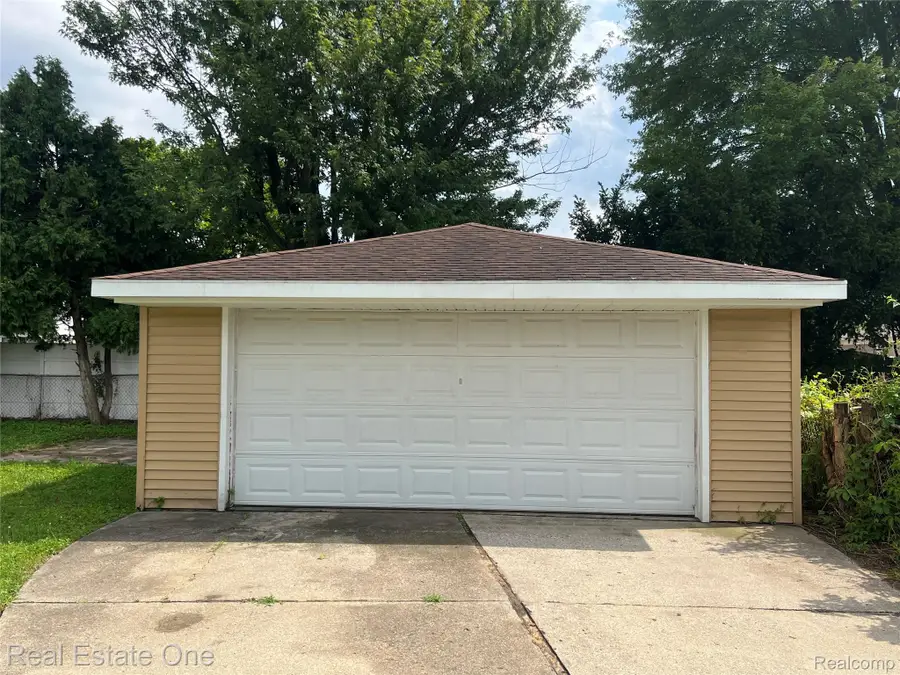 25563 Baker, Taylor, MI 48180 - #3