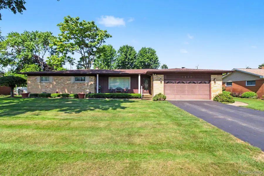 3577 Meadowleigh Lane, Waterford, MI 48329 - #2