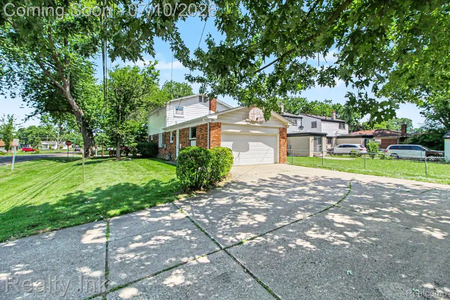 18945 Hilton Drive, Southfield, MI 48075 - #2
