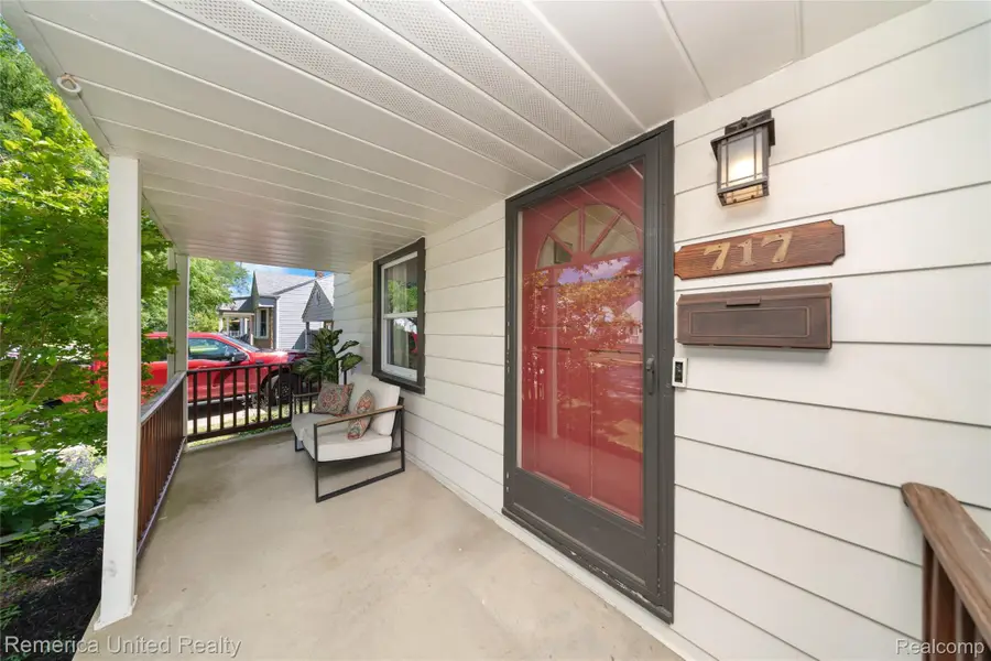 717 S Edgeworth Avenue, Royal Oak, MI 48067 - #3