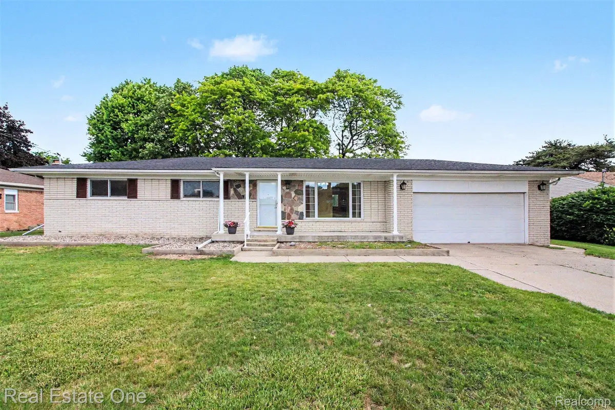 1347 E Square Lake Road, Troy, MI 48085 - #1