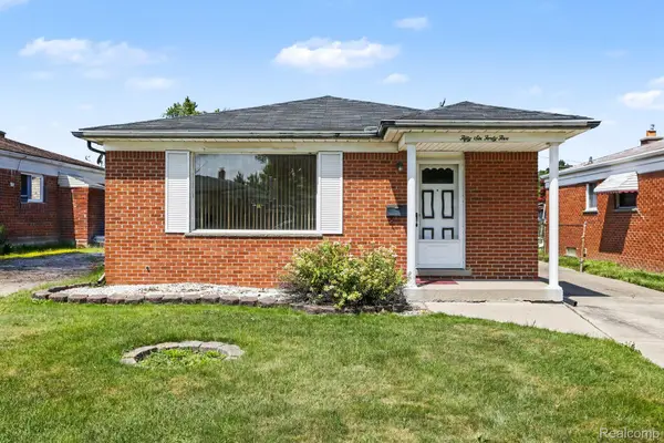 5645 Centralia Street, DearbornHeights, MI 48127