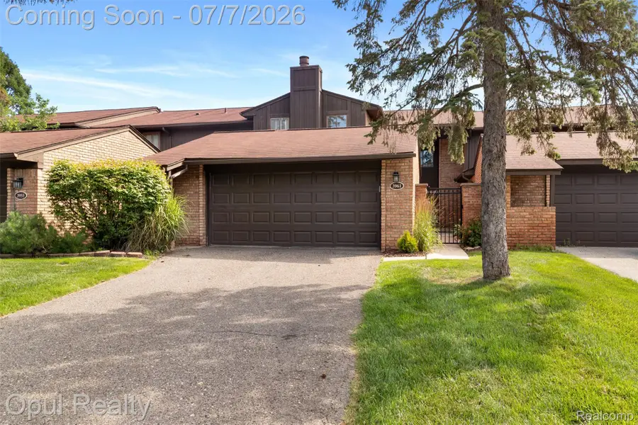 3961 Chablis Street, West Bloomfield, MI 48323 - #2