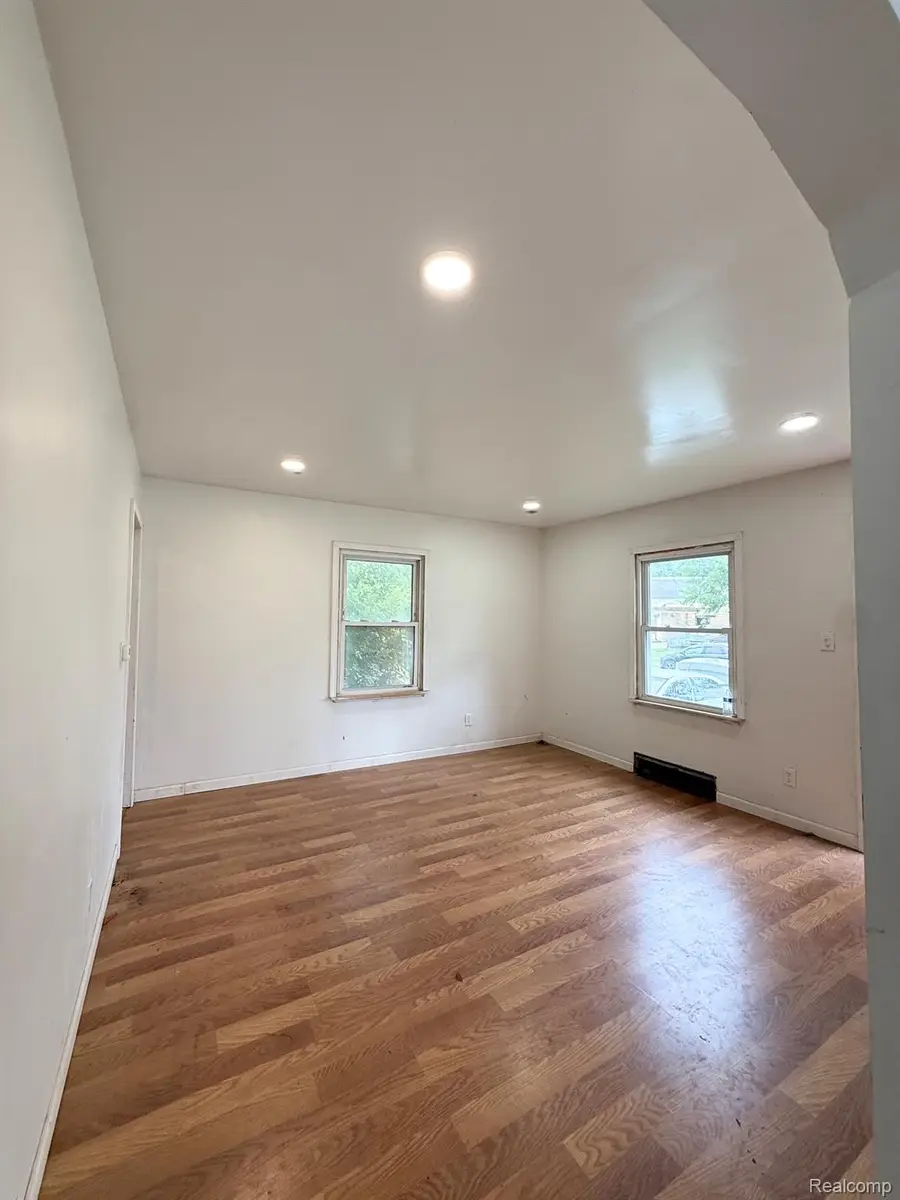 9536 Plainview Avenue, Detroit, MI 48228 - #3