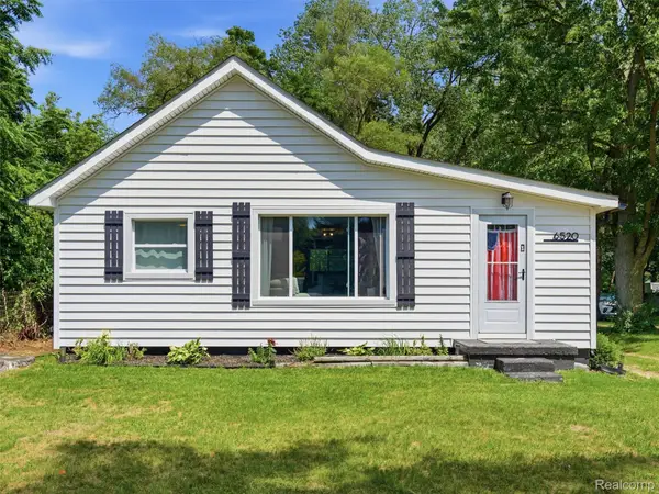 6520 N Hix Road, Westland, MI 48185
