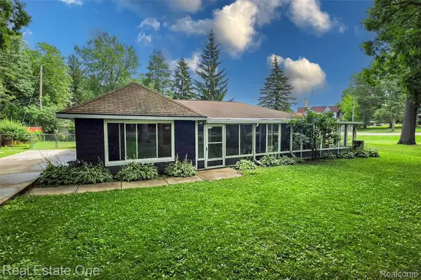 875 S Grey Road, AuburnHills, MI 48326