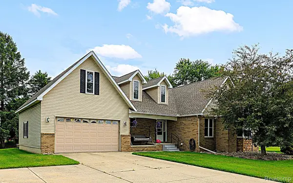 18570 Hollie Drive, Macomb, MI 48044