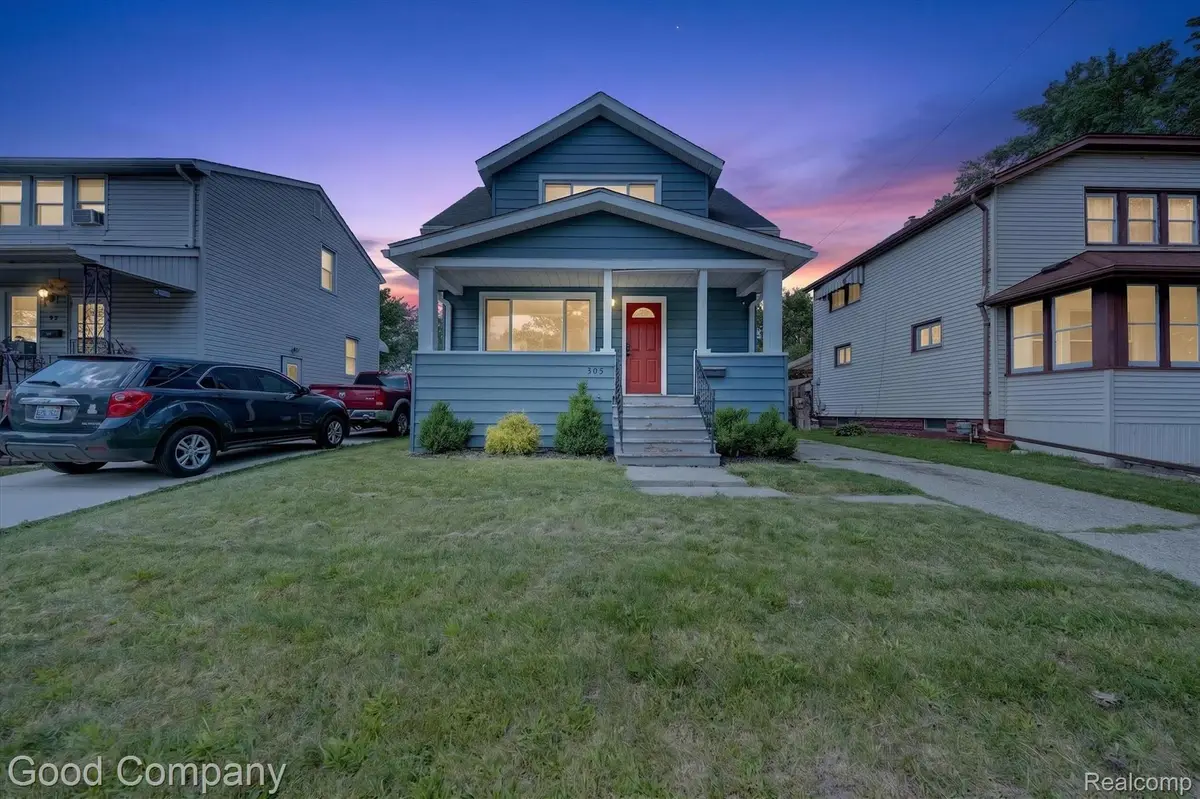 305 E Jarvis Avenue, Hazel Park, MI 48030 - #1