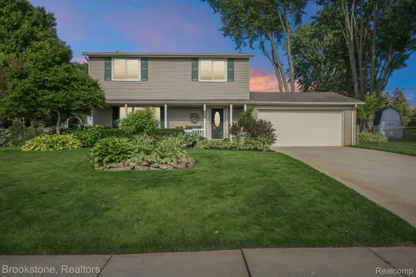 2668 Caterham Drive, Waterford, MI 48329