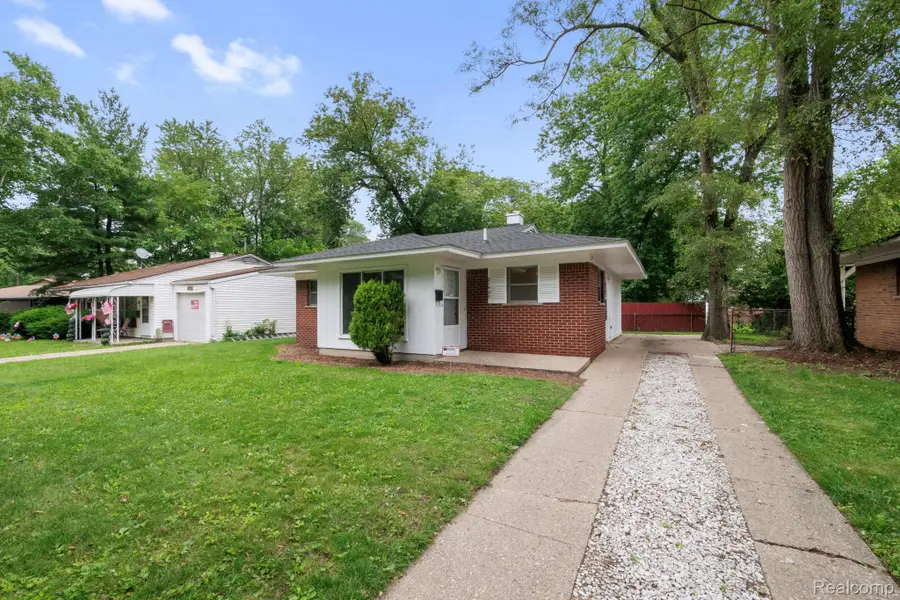 21920 Morton Street, Oak Park, MI 48237 - #2