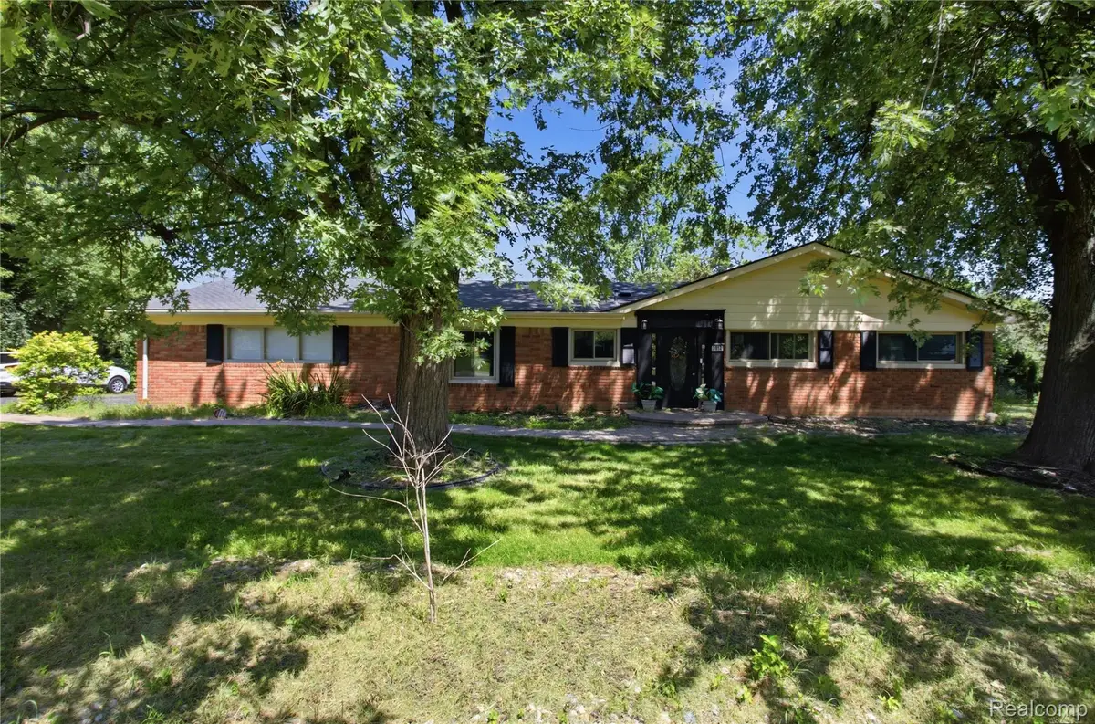 3812 Terrybrook Road, West Bloomfield, MI 48322 - #1