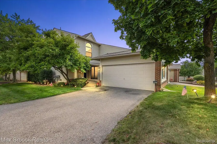 5601 Drake Hollow Drive W, West Bloomfield, MI 48322 - #2
